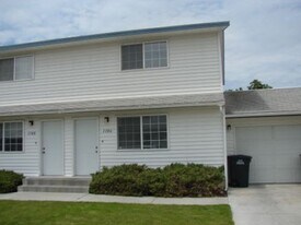 1306-1308 Shaker Pl in Moses Lake, WA - Building Photo