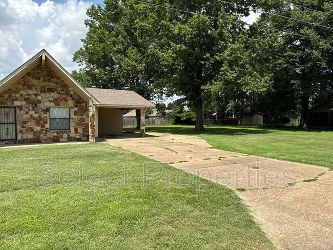 220 Ada Dr in Trumann, AR - Building Photo - Building Photo