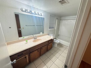 9526 Misty Bridge St in Houston, TX - Building Photo - Building Photo