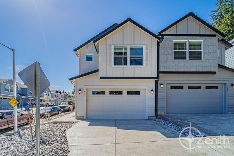 125 NE Newhouse Rd in Vancouver, WA - Foto de edificio