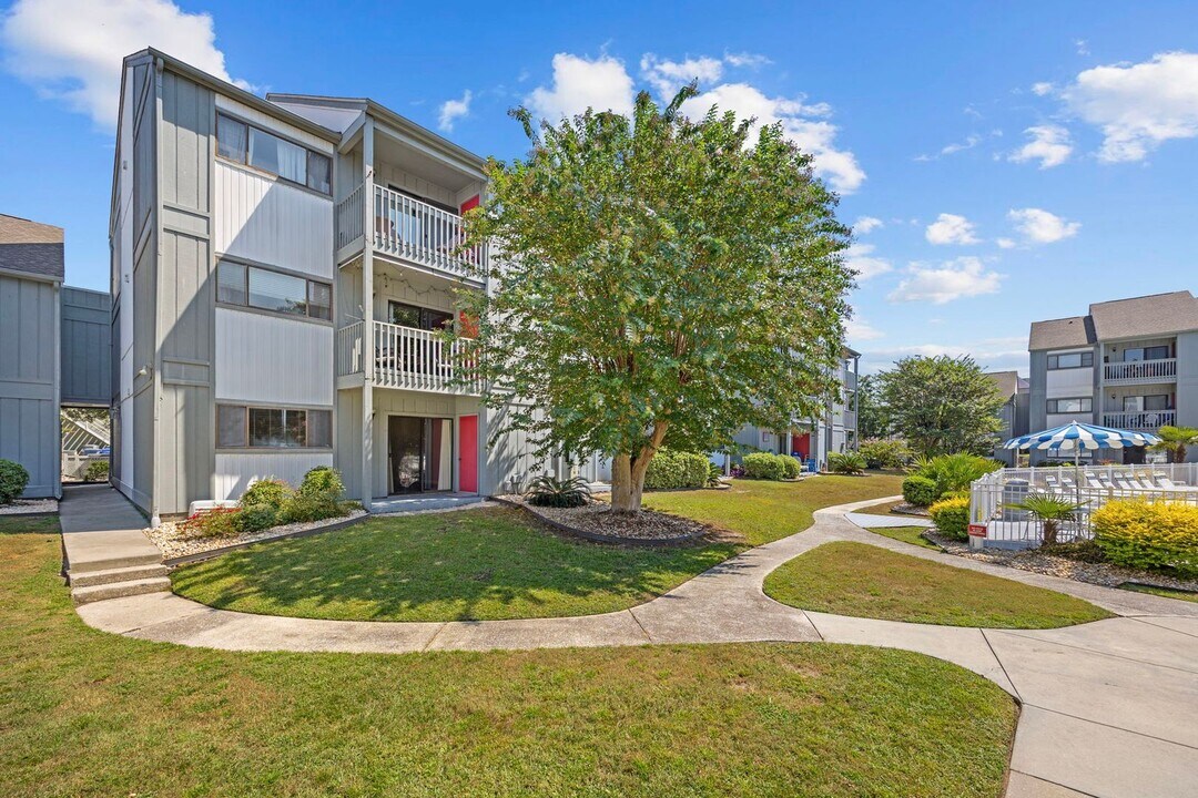 7700 Porcher Dr in Myrtle Beach, SC - Building Photo