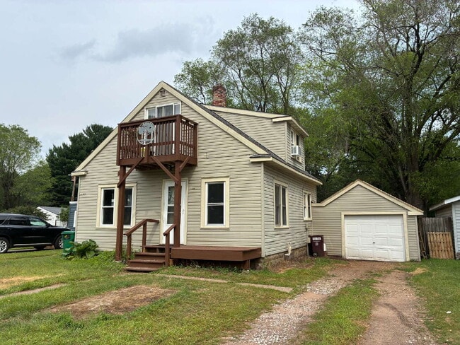 property at 1309 Snelling St