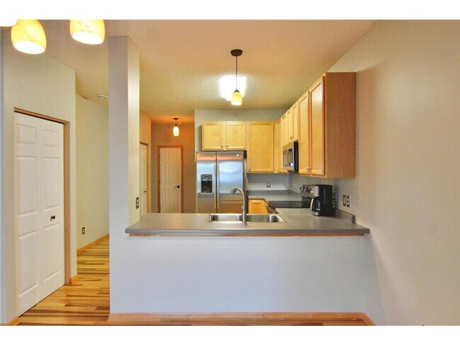 9452 Marshall Rd in Eden Prairie, MN - Building Photo - Building Photo