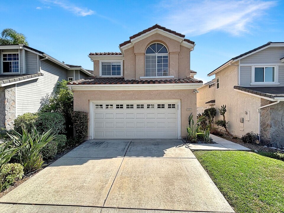 11217 Corte Playa Azteca in San Diego, CA - Building Photo