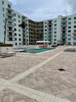 140 S Dixie Hwy, Unit 521 in Hollywood, FL - Building Photo
