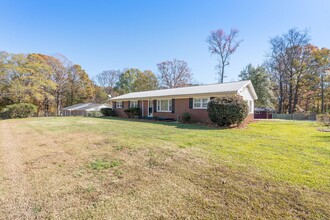 1429 John Dodd Rd in Spartanburg, SC - Building Photo - Building Photo