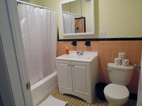 1574 Beacon St, Unit 4 in Brookline, MA - Building Photo - Building Photo