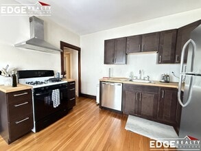 19 Cresthill Rd, Unit 1 in Boston, MA - Building Photo - Building Photo