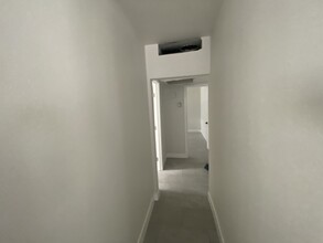 1210 E Saint Louis Ave in Las Vegas, NV - Building Photo - Building Photo