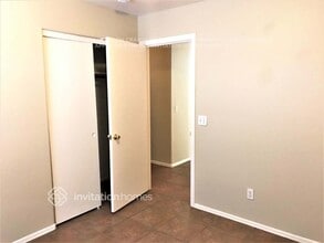 8632 E Capri Ave in Mesa, AZ - Foto de edificio - Building Photo