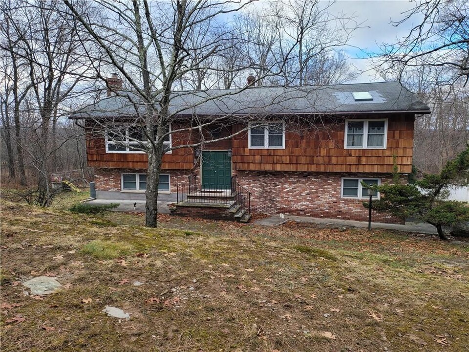 7 Cromwell Rd in Monroe, NY - Building Photo