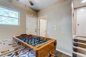 1204 Tupuna Ct in Tool, TX - Building Photo - Building Photo