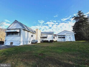 1716 W Philadelphia Ave in Boyertown, PA - Building Photo - Building Photo