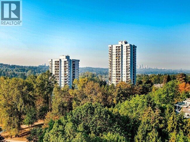 9521 Cardston Ct in Vancouver, BC - Building Photo - Building Photo