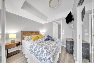 162 Cumberland St, Unit SI ID1388902P in Toronto, ON - Building Photo - Building Photo