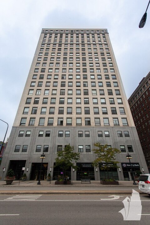 910 S Michigan Ave, Unit 1006 in Chicago, IL - Building Photo