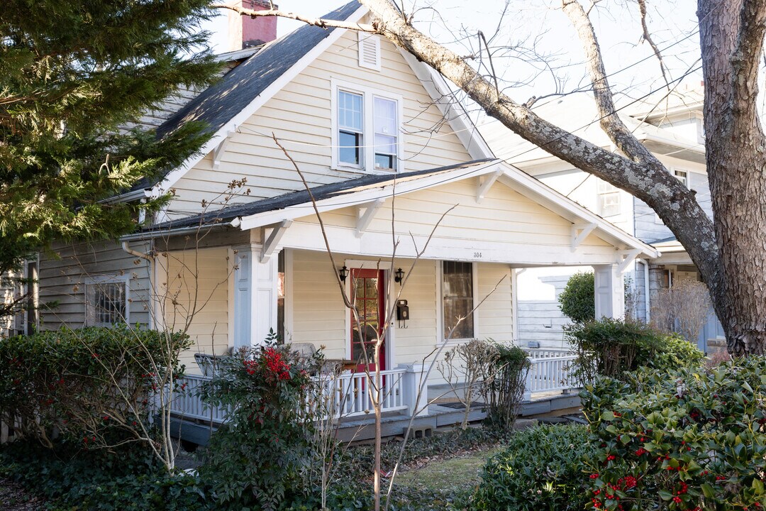304 Tate St in Greensboro, NC - Foto de edificio