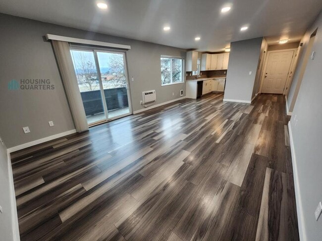 12421 E Riverside Ave in Spokane Valley, WA - Building Photo - Building Photo