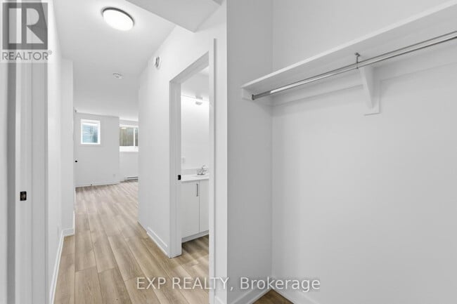 1375 Louis Ln in Ottawa, ON - Building Photo - Building Photo