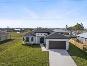 2632 NW 4th Ave in Cape Coral, FL - Building Photo - Building Photo
