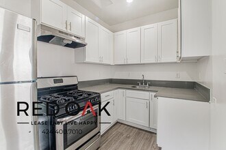 4811 Melrose Ave in Los Angeles, CA - Building Photo - Building Photo