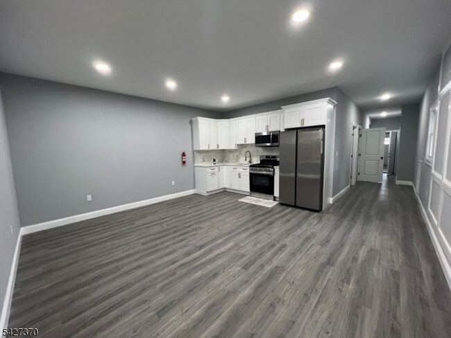 163 N 9th St in Newark, NJ - Building Photo - Building Photo