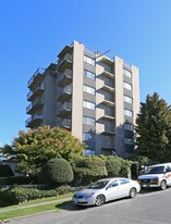 Hawaiian Villa Apartments in Vancouver, BC - Building Photo