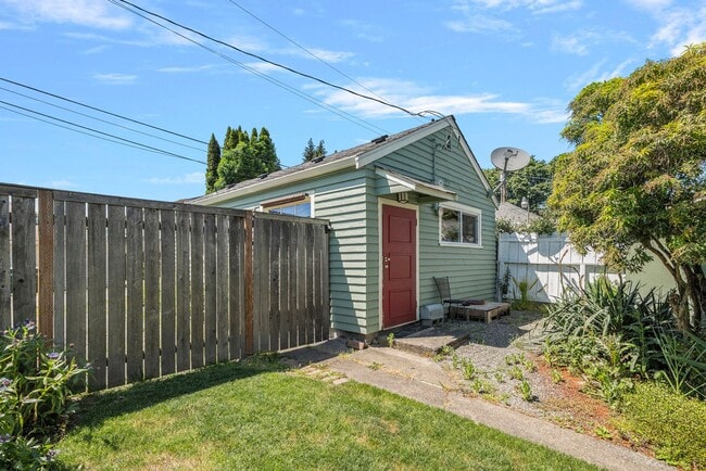 521 Whitworth Ave S in Renton, WA - Building Photo - Building Photo