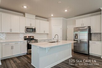 125 Sea Cave Ln in Raleigh, NC - Building Photo - Building Photo