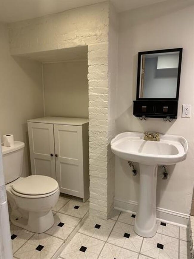 1622 N Calvert St in Baltimore, MD - Building Photo - Building Photo