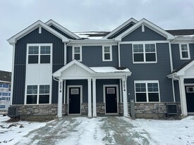 2274 Barbera Dr in Oswego, IL - Building Photo