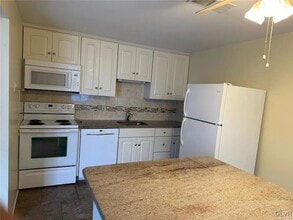 2080 Johnston Dr, Unit 11103 in Bethlehem, PA - Building Photo - Building Photo