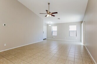 24007 W Huntington Dr in Buckeye, AZ - Building Photo - Building Photo