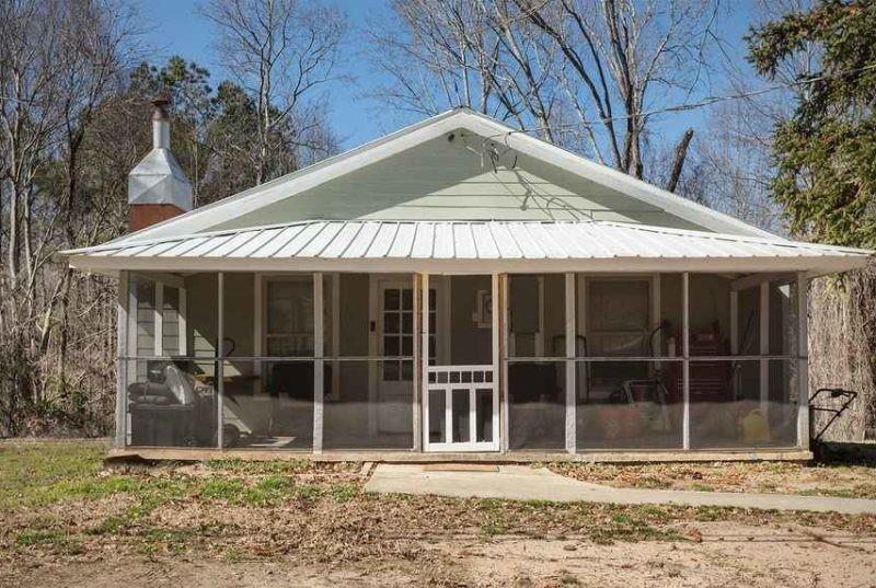 137 Grove St in Toccoa, GA - Building Photo