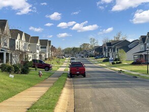 1102 Dartmouth Dr in Mebane, NC - Building Photo - Building Photo