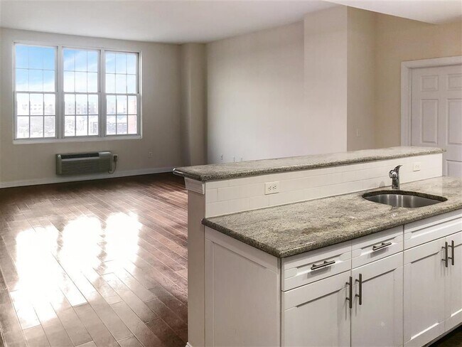 319 Grant Ave in Jersey City, NJ - Building Photo - Building Photo