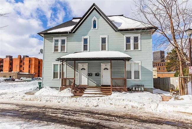 property at 11 Linwood Pl