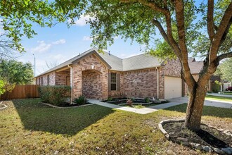 1033 Brighton Pl in Round Rock, TX - Building Photo - Building Photo