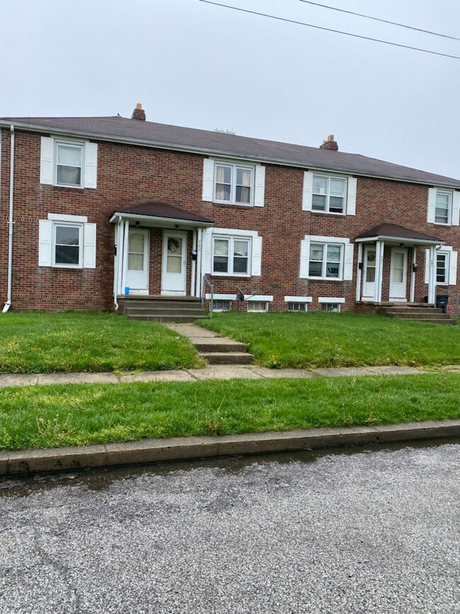 property at 725 S 30th St