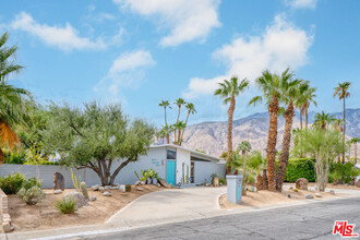 475 E Desert Willow Cir in Palm Springs, CA - Building Photo - Building Photo