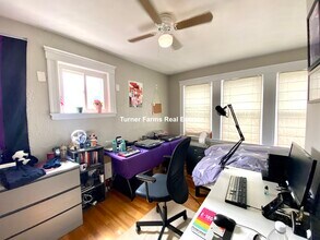 9 Arlington St, Unit 2 in Somerville, MA - Foto de edificio - Building Photo