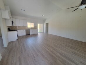 8414 Grandy St in Bakersfield, CA - Building Photo - Building Photo