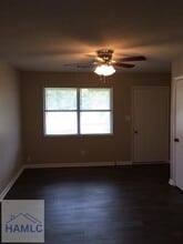 380 Howard Rd in Ludowici, GA - Foto de edificio - Building Photo