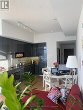 115 McMahon Dr in Toronto, ON - Building Photo - Building Photo