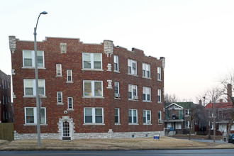 2624 Roseland Terrace in St. Louis, MO - Foto de edificio - Building Photo