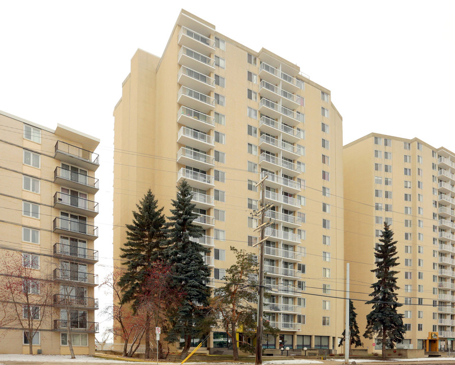 12141 Jasper Ave NW in Edmonton, AB - Building Photo