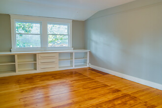 525 N Simpson St in Portland, OR - Building Photo - Building Photo