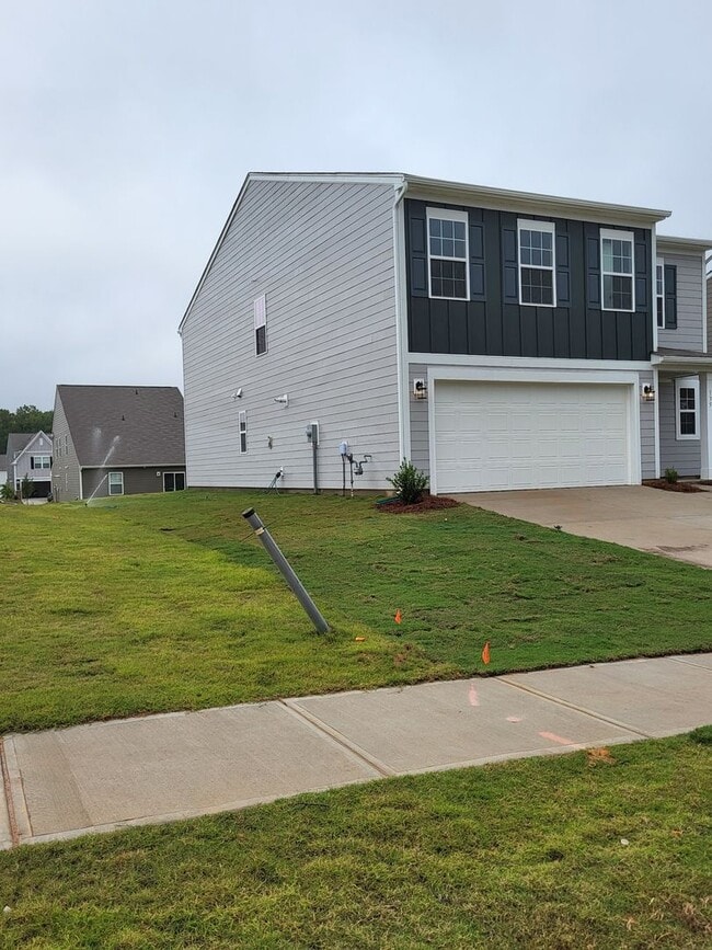135 Oconee Trl in Statesville, NC - Foto de edificio - Building Photo