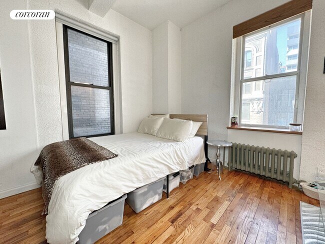 4 Lexington Ave in New York, NY - Building Photo - Building Photo