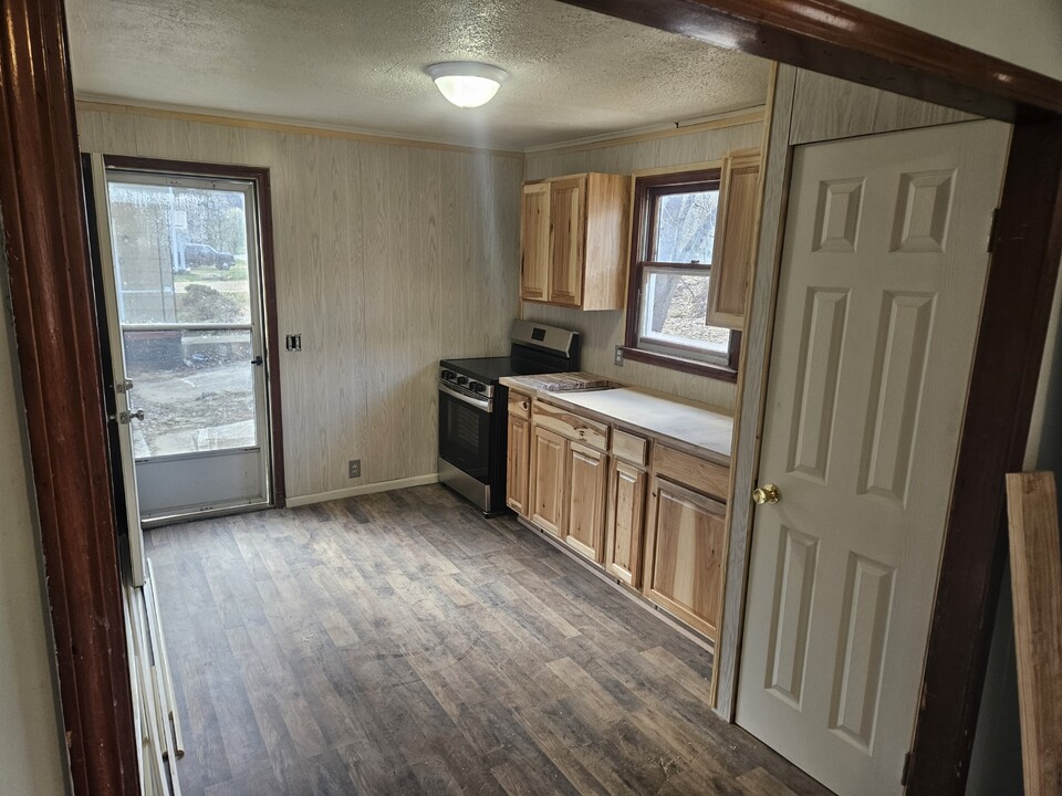 150 Edgewater Rd, Unit 1A in Elizabethton, TN - Building Photo